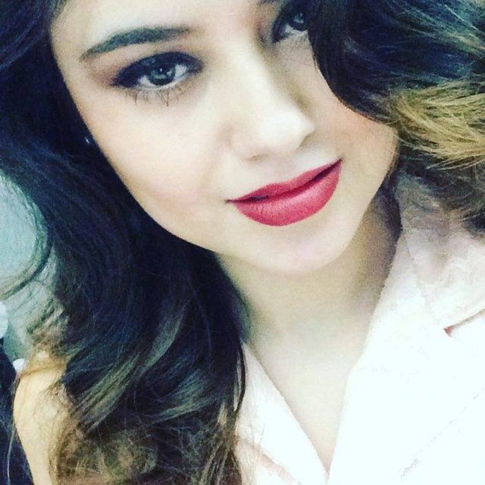 Meet your Posher, Yesenia